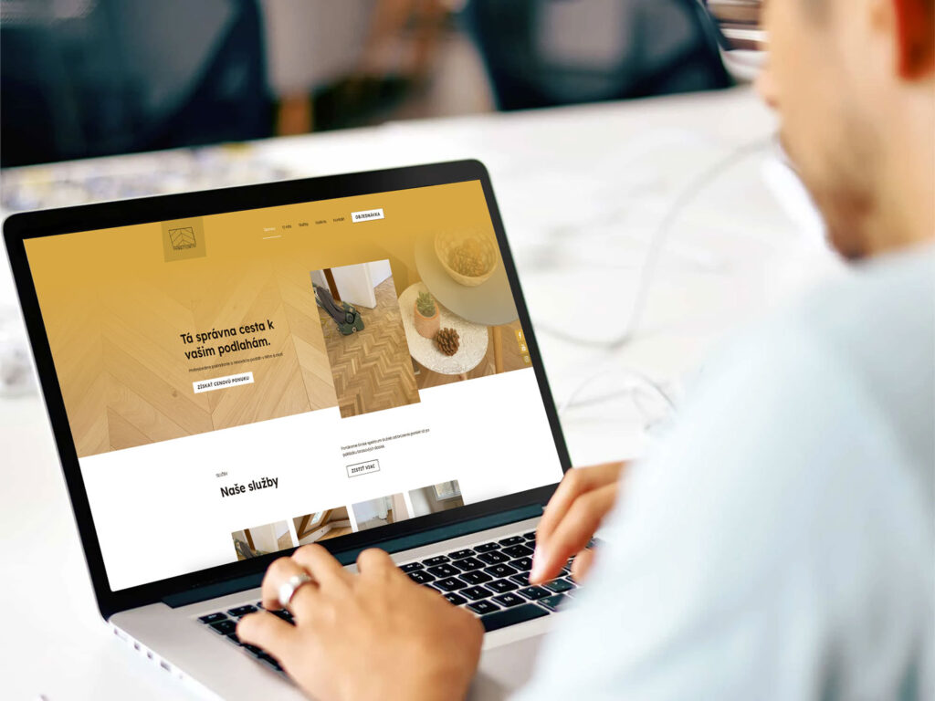 Ing. Salim Sirieh pri tvorbe web stránky